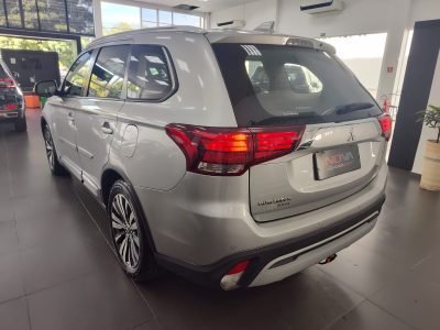 MITSUBISHI OUTLANDER 2.0 AT 7 LUGARES GAS 2019