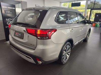 MITSUBISHI OUTLANDER 2.0 AT 7 LUGARES GAS 2019