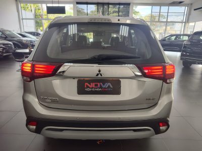 MITSUBISHI OUTLANDER 2.0 AT 7 LUGARES GAS 2019